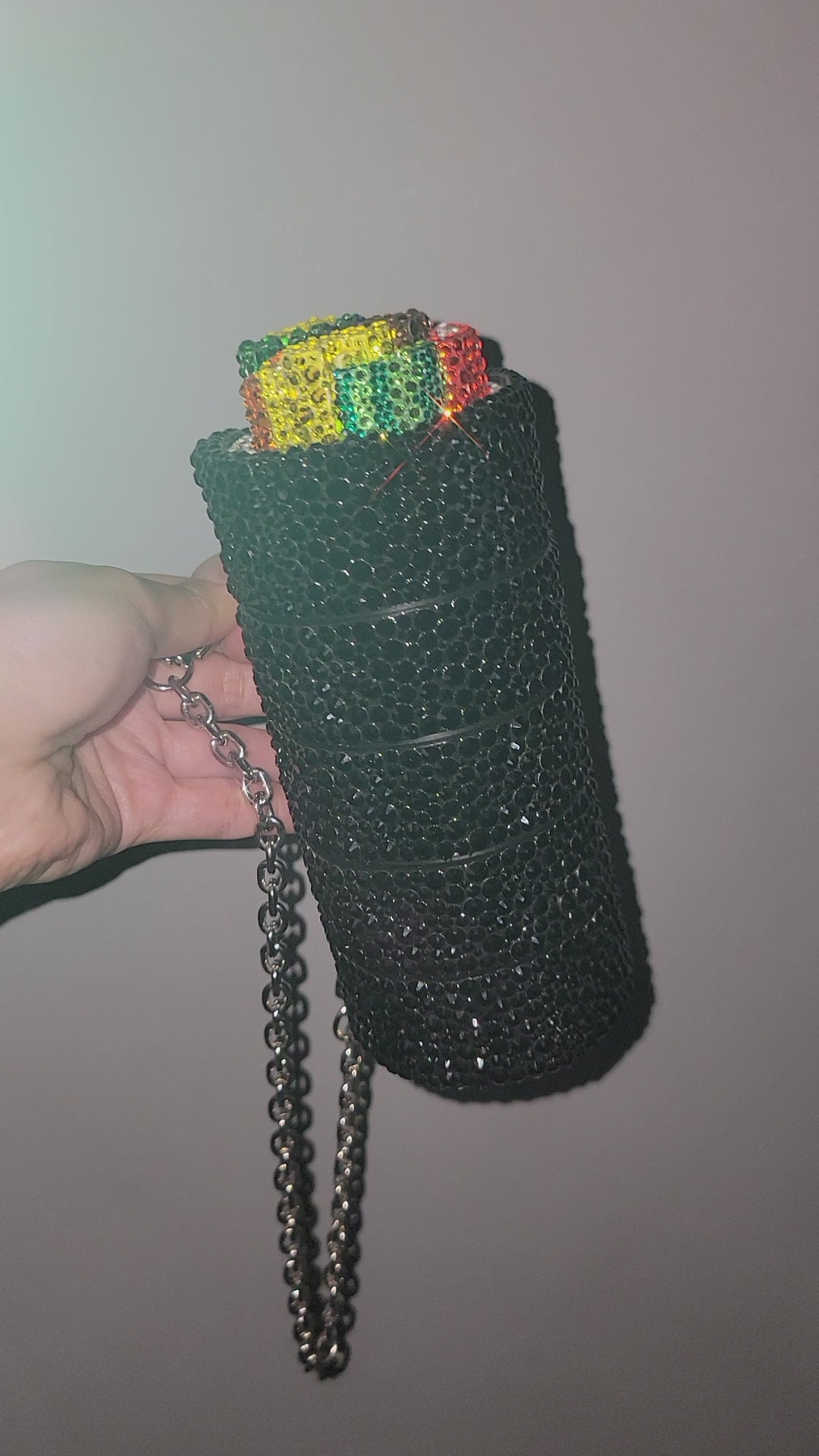 Video of Gimbap Purse being rotated against a gray background